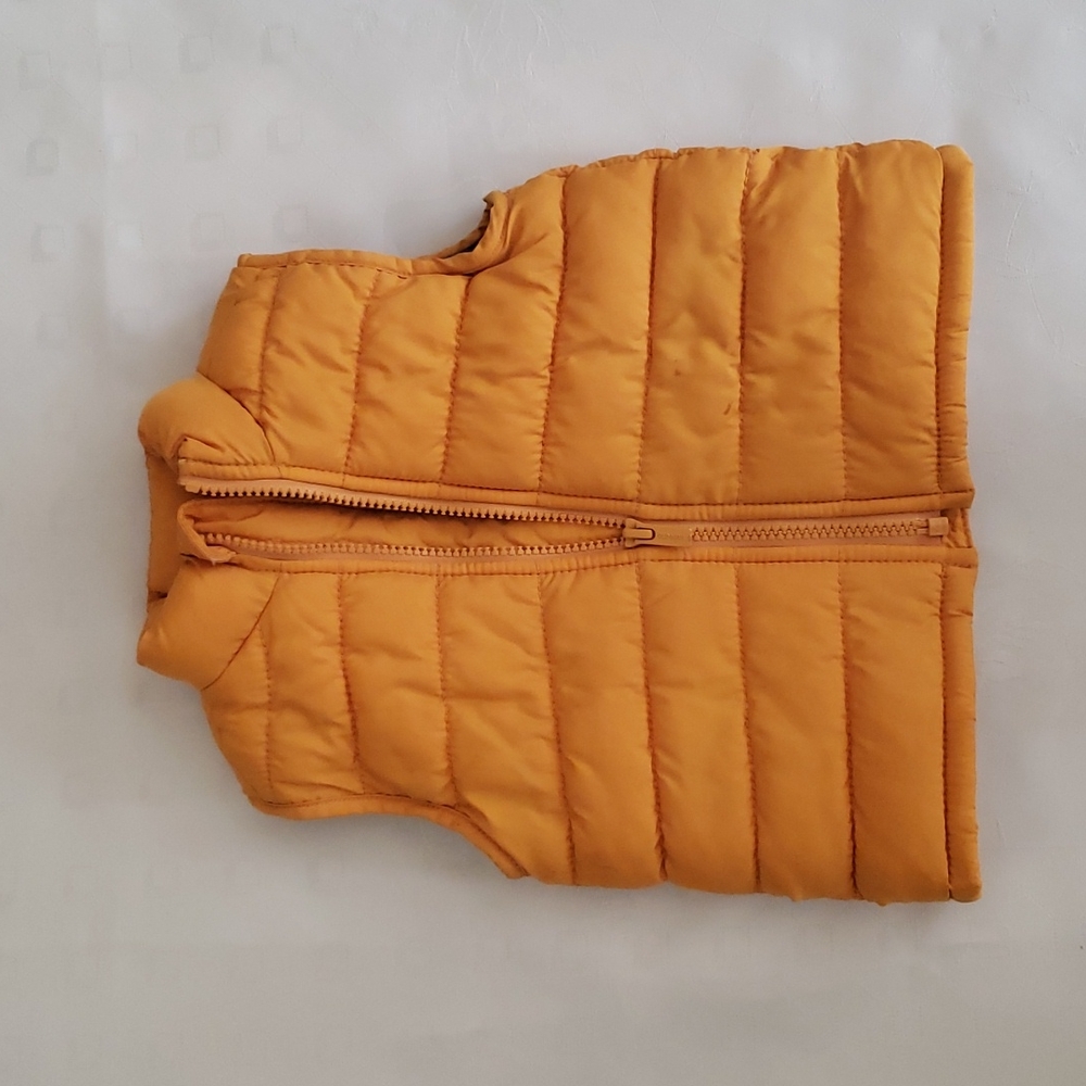 Old Navy Puffer Vest Size 12-18M